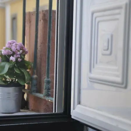 Cozy And Quiet Flat Near Avenida Da Liberdade Apartment Lissabon