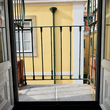 Cozy And Quiet Flat Near Avenida Da Liberdade Lissabon