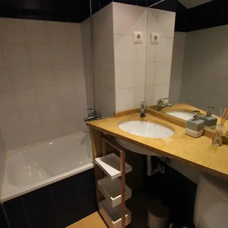 Cozy And Quiet Flat Near Avenida Da Liberdade