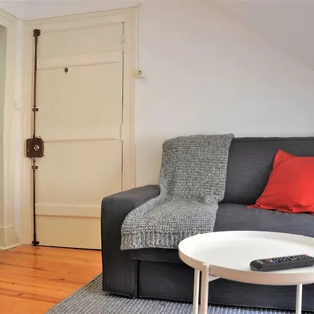 Cozy And Quiet Flat Near Avenida Da Liberdade Apartment